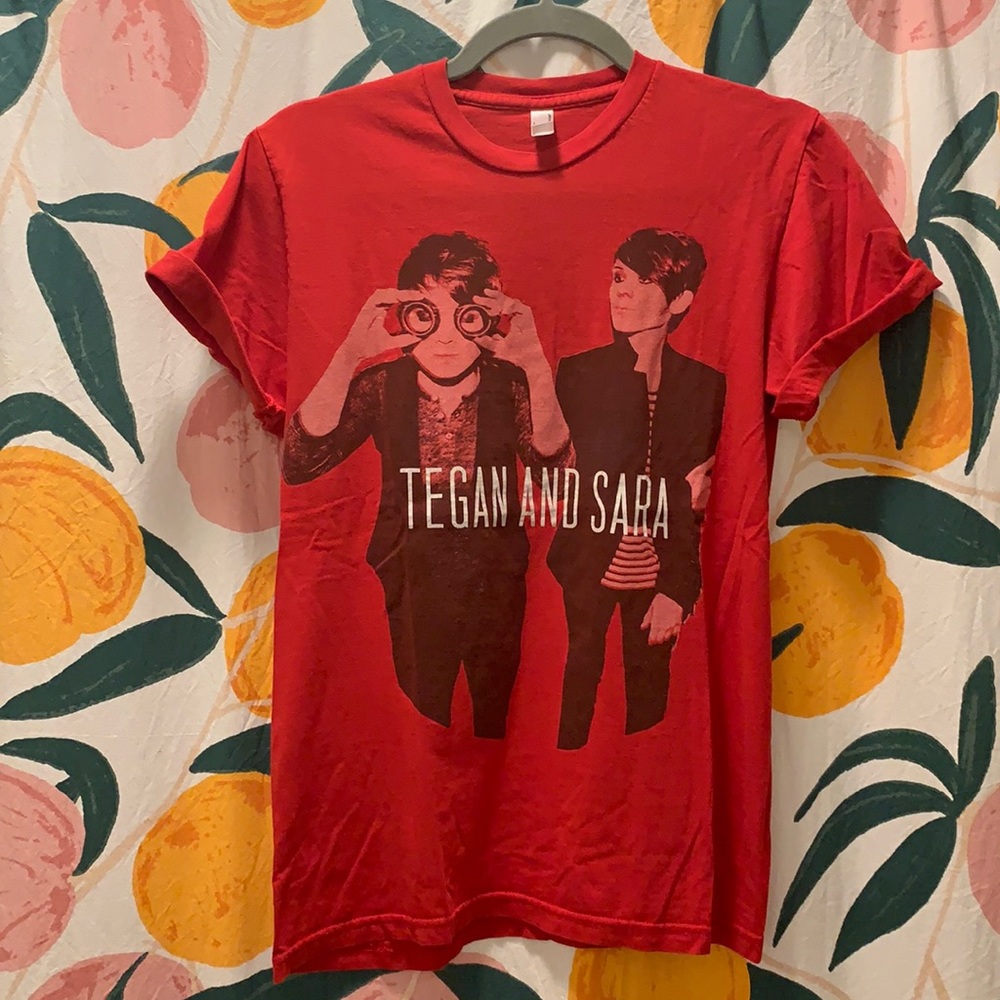 Tegan & Sara red tour t-shirt size small